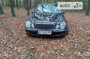 Седан Mercedes-Benz E-Class 2004 в Львове