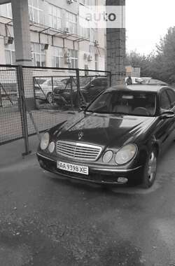 Седан Mercedes-Benz E-Class 2002 в Киеве