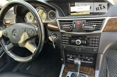 Седан Mercedes-Benz E-Class 2010 в Виннице