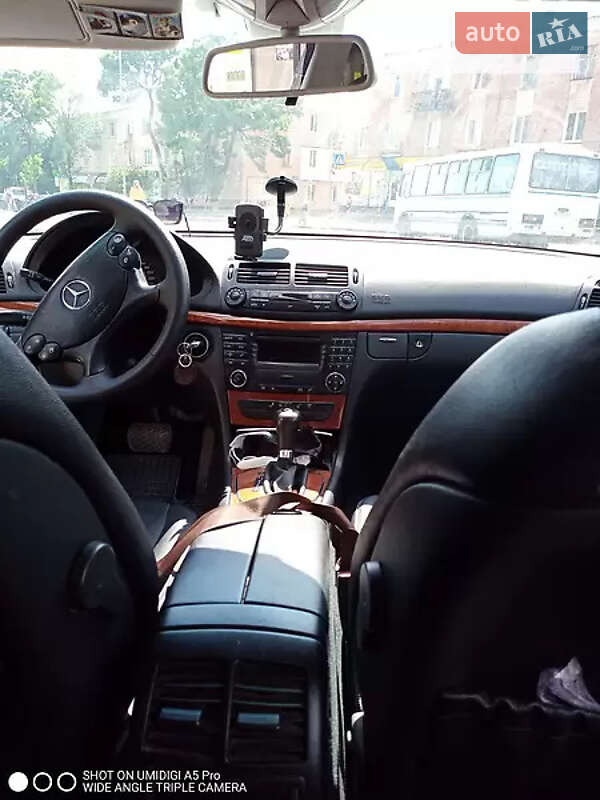 Седан Mercedes-Benz E-Class 2006 в Нововолынске