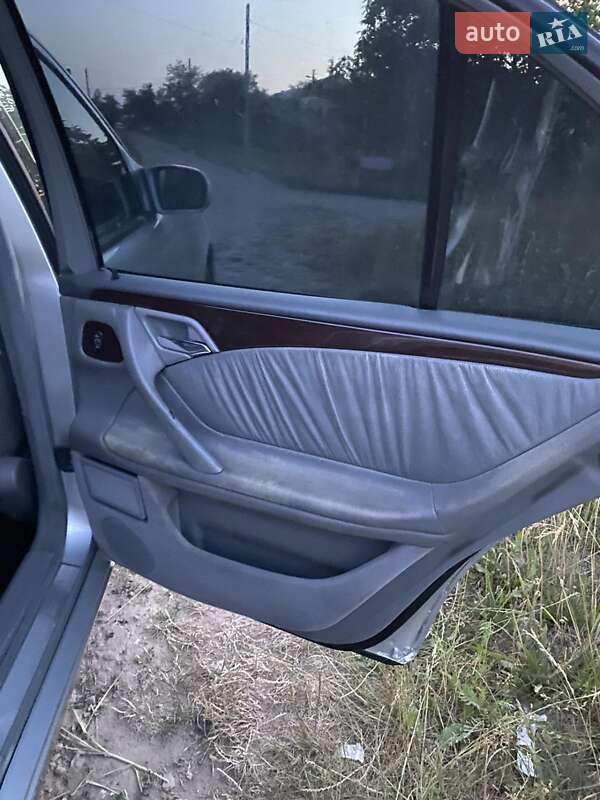 Седан Mercedes-Benz E-Class 2001 в Дрогобыче