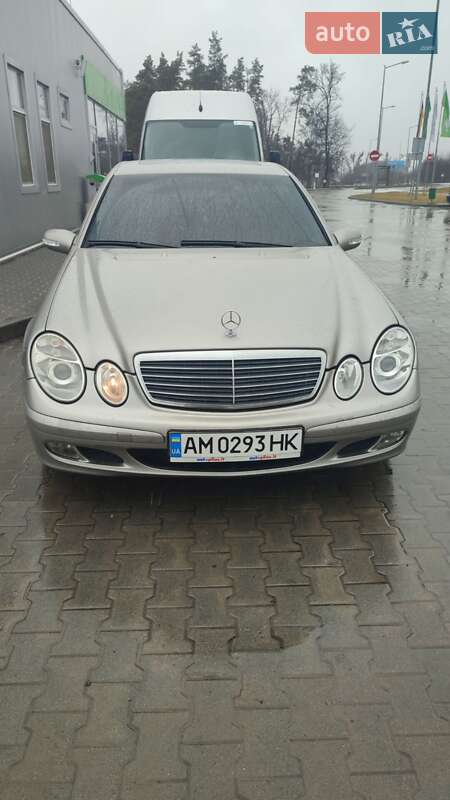 Седан Mercedes-Benz E-Class 2004 в Андрушевке