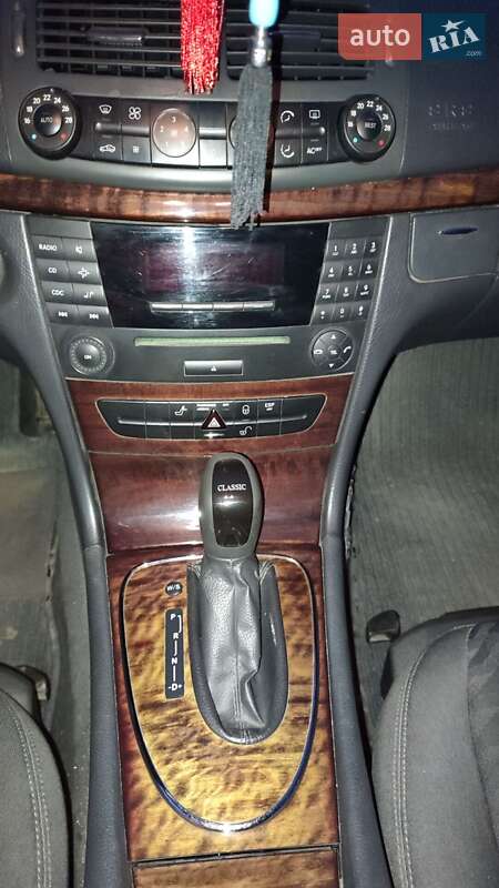 Седан Mercedes-Benz E-Class 2004 в Андрушевке