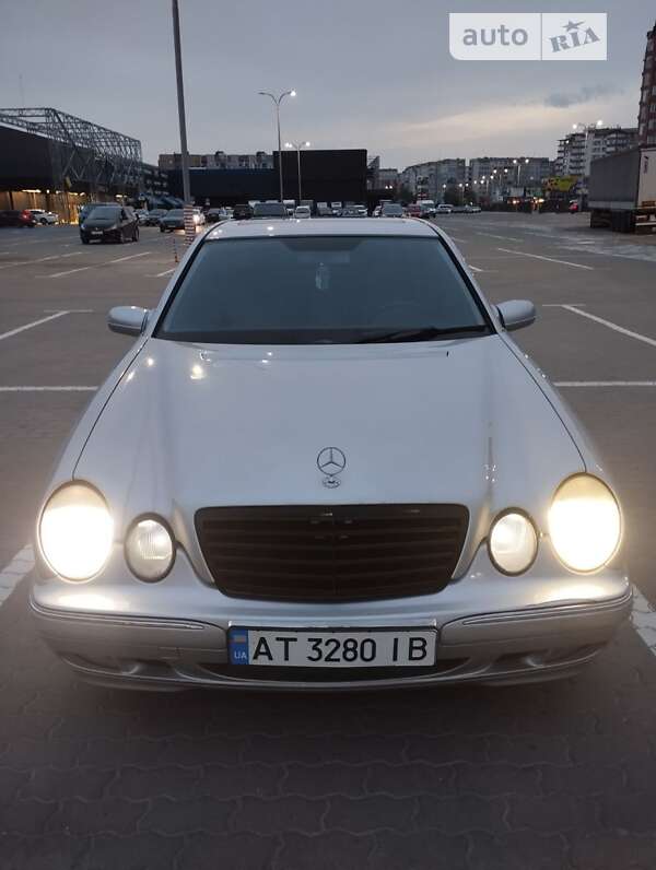 Седан Mercedes-Benz E-Class 2000 в Ивано-Франковске