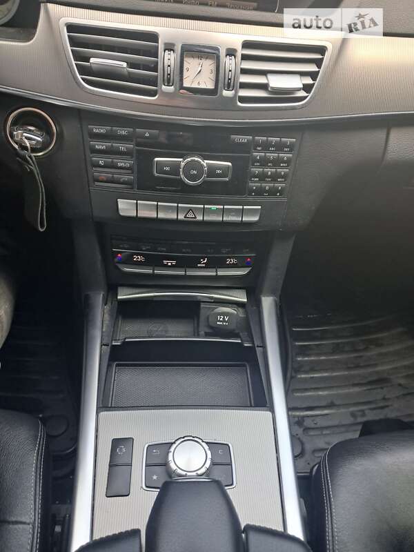 Седан Mercedes-Benz E-Class 2013 в Львове