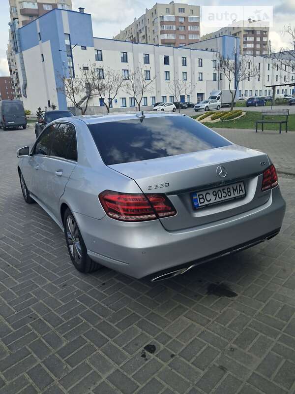 Седан Mercedes-Benz E-Class 2013 в Львове
