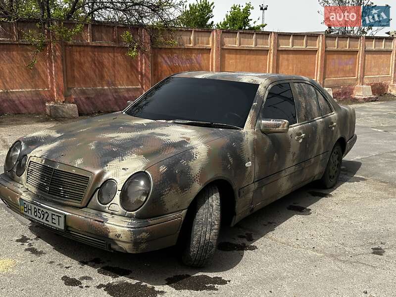 Седан Mercedes-Benz E-Class 1996 в Одессе