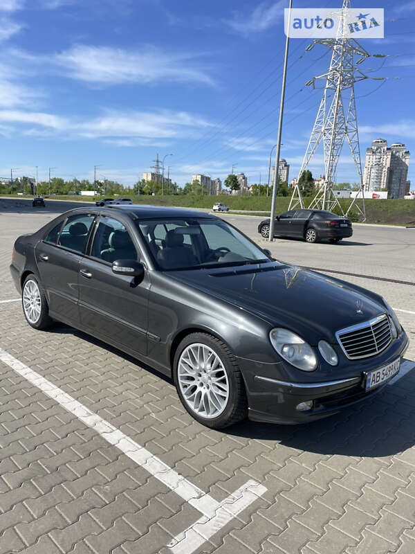 Седан Mercedes-Benz E-Class 2002 в Гостомеле