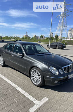 Седан Mercedes-Benz E-Class 2002 в Гостомеле