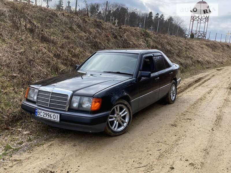 Седан Mercedes-Benz E-Class 1987 в Львове