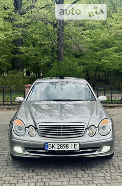Седан Mercedes-Benz E-Class 2004 в Владимирце