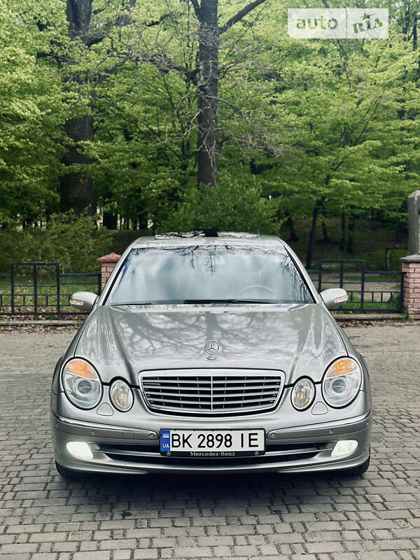 Седан Mercedes-Benz E-Class 2004 в Володимирці
