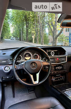 Седан Mercedes-Benz E-Class 2012 в Киеве