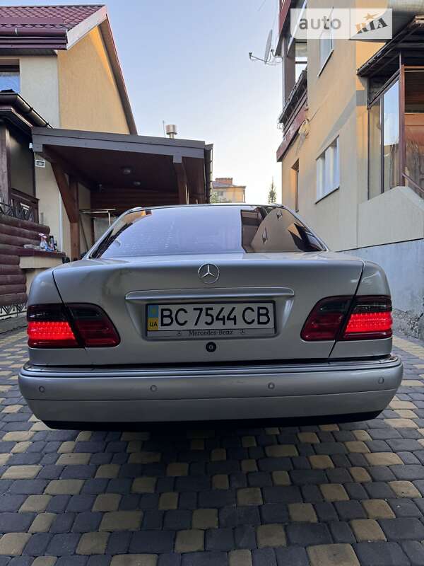 Седан Mercedes-Benz E-Class 1997 в Львове