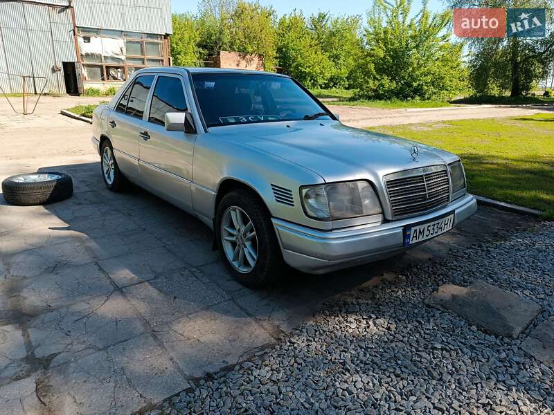 Седан Mercedes-Benz E-Class 1994 в Житомире