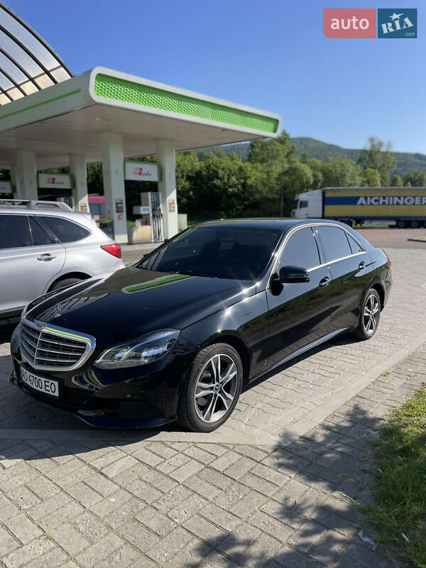 Седан Mercedes-Benz E-Class 2014 в Иршаве