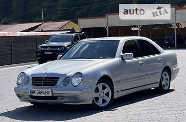 Седан Mercedes-Benz E-Class 2001 в Межгорье