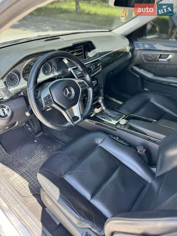 Седан Mercedes-Benz E-Class 2011 в Кривому Розі