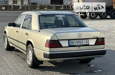 Mercedes-Benz E-Class 1988