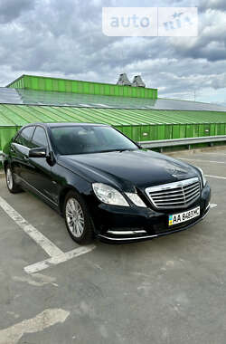 Седан Mercedes-Benz E-Class 2011 в Киеве