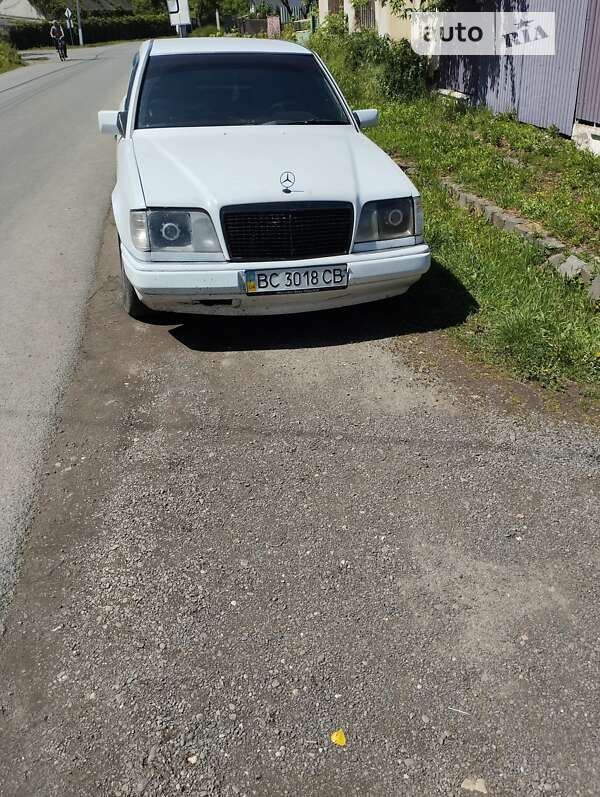 Седан Mercedes-Benz E-Class 1991 в Ужгороде