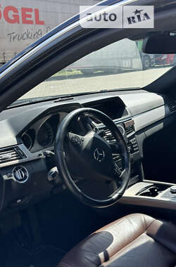 Седан Mercedes-Benz E-Class 2010 в Костополе