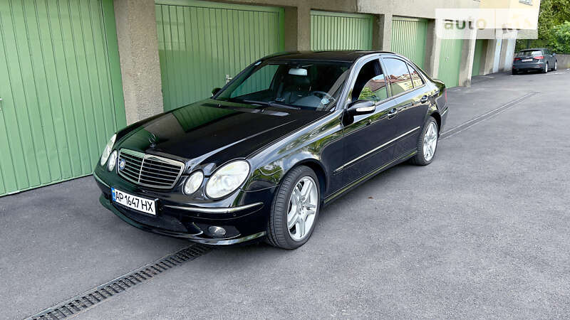 Седан Mercedes-Benz E-Class 2002 в Киеве