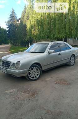 Седан Mercedes-Benz E-Class 1995 в Бучаче