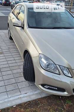 Седан Mercedes-Benz E-Class 2009 в Виноградове