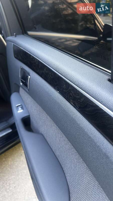 Седан Mercedes-Benz E-Class 2010 в Киеве