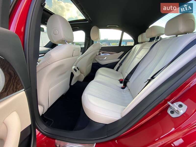 Седан Mercedes-Benz E-Class 2018 в Києві