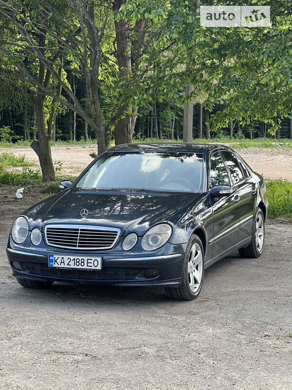 Седан Mercedes-Benz E-Class 2002 в Ровно