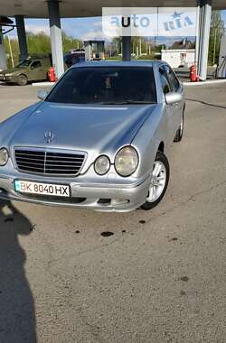 Седан Mercedes-Benz E-Class 2001 в Ратным