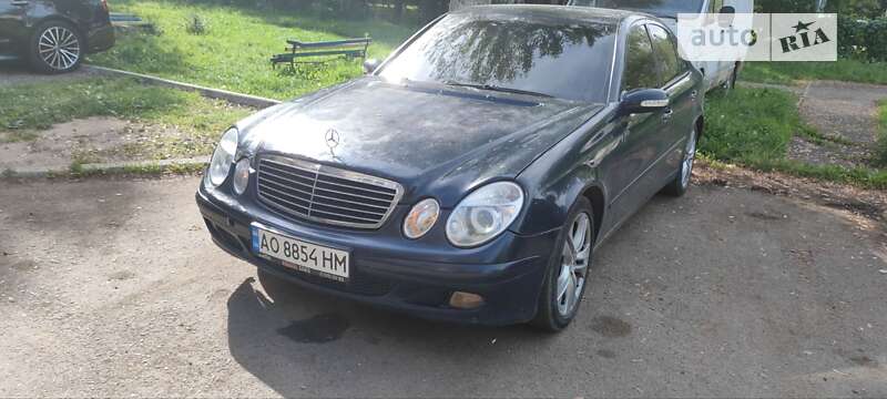 Седан Mercedes-Benz E-Class 2002 в Ужгороді