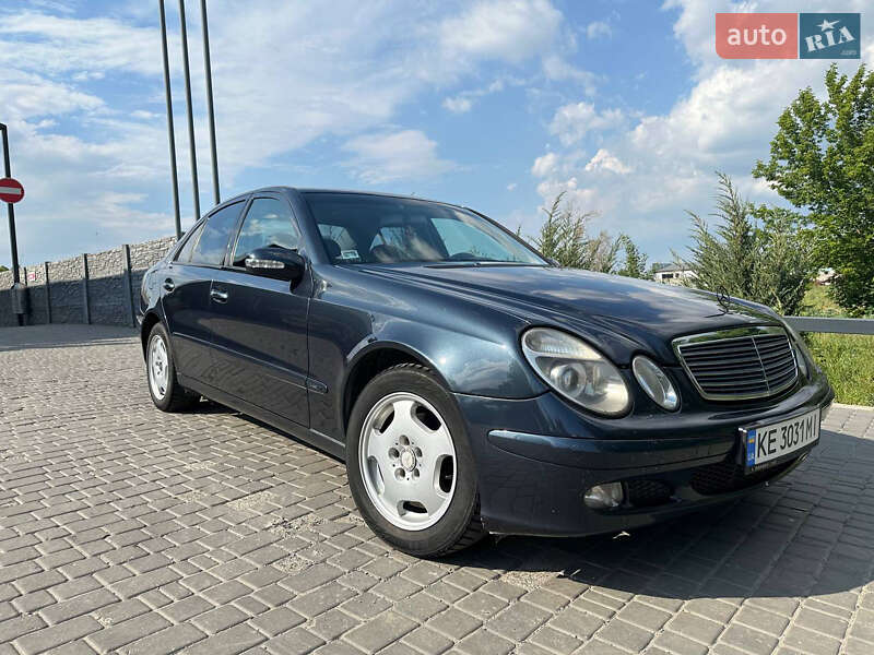 Седан Mercedes-Benz E-Class 2002 в Днепре