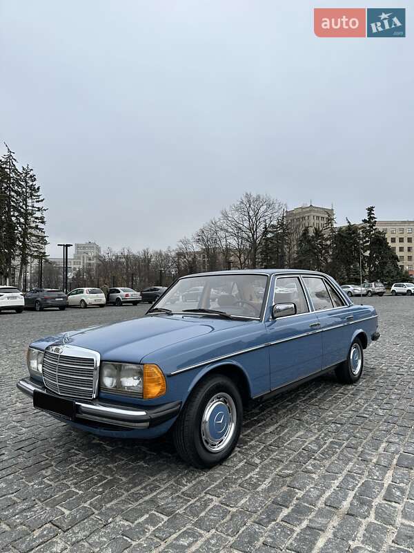 Седан Mercedes-Benz E-Class 1984 в Києві