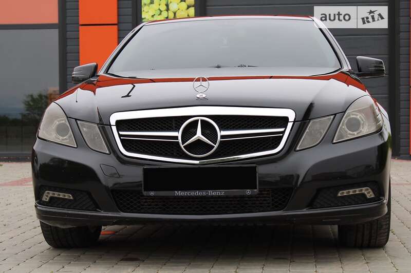 Седан Mercedes-Benz E-Class 2010 в Снятине