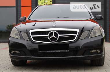 Седан Mercedes-Benz E-Class 2010 в Снятине