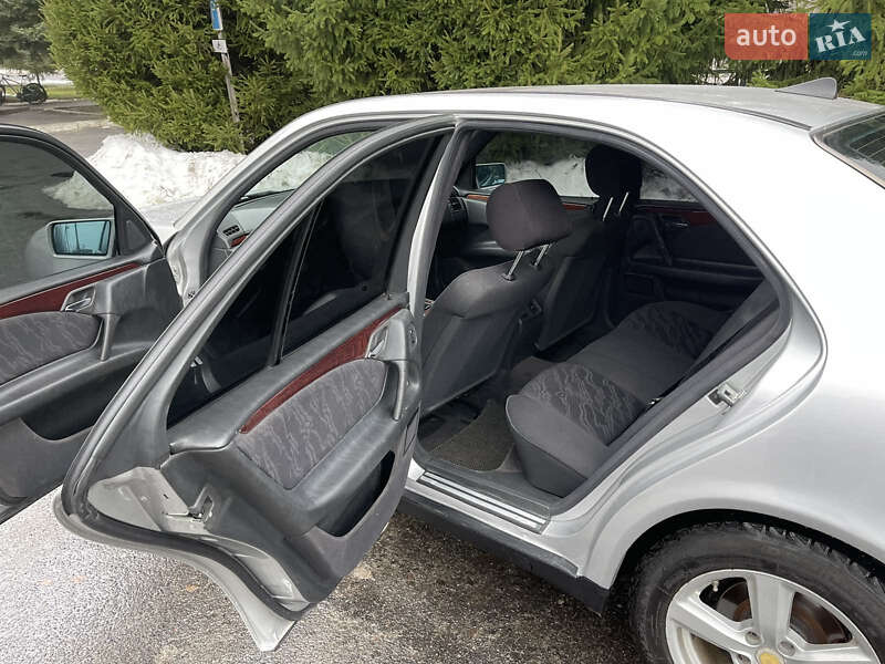 Седан Mercedes-Benz E-Class 1995 в Шацке