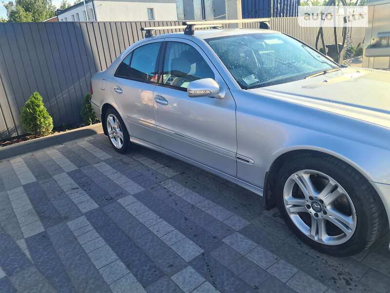 Седан Mercedes-Benz E-Class 2008 в Львове