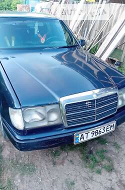 Седан Mercedes-Benz E-Class 1990 в Хотині