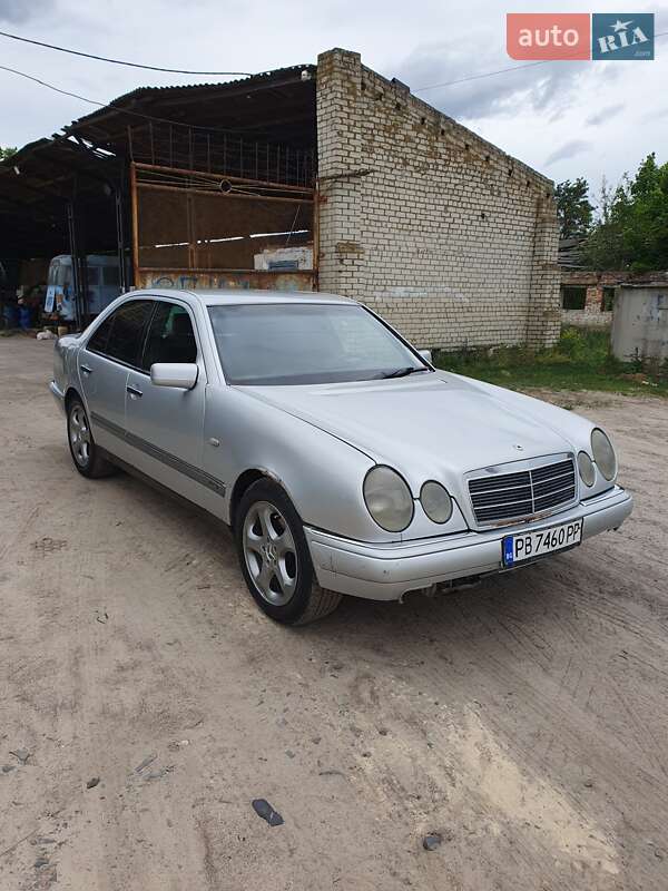 Mercedes-Benz E-Class 1996 Mercedes-Benz E-Class 1996