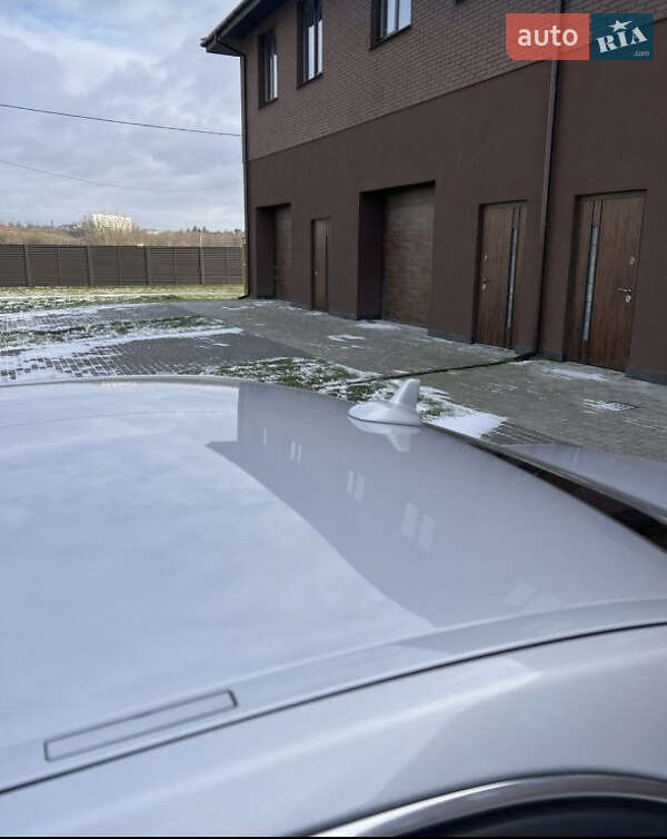 Седан Mercedes-Benz E-Class 2011 в Радехове