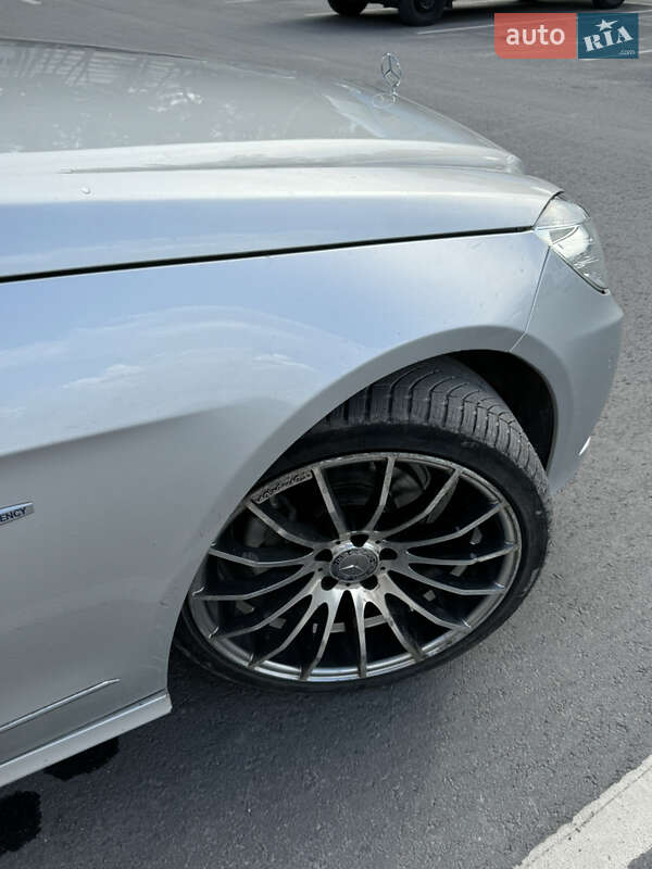 Седан Mercedes-Benz E-Class 2011 в Радехове