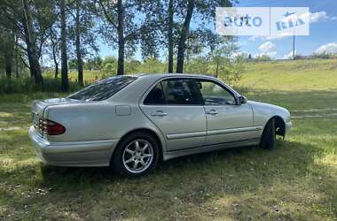 Седан Mercedes-Benz E-Class 2001 в Пісочині