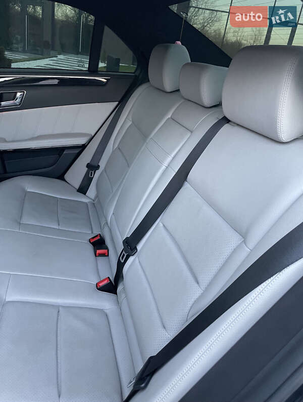 Седан Mercedes-Benz E-Class 2010 в Ужгороде