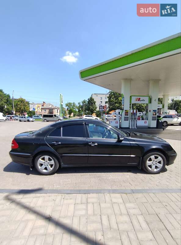 Седан Mercedes-Benz E-Class 2004 в Чернігові