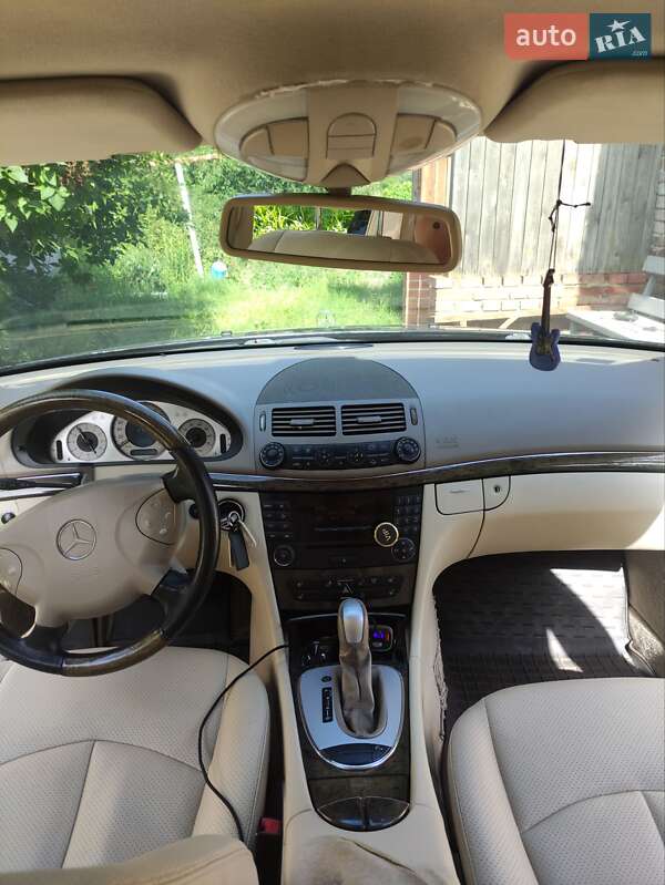 Седан Mercedes-Benz E-Class 2004 в Чернігові