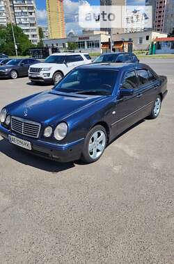 Седан Mercedes-Benz E-Class 1997 в Києві