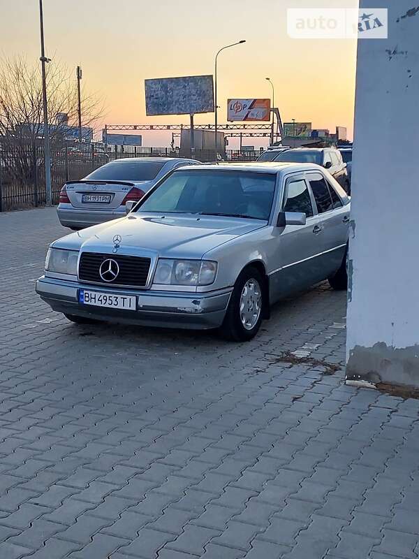 Седан Mercedes-Benz E-Class 1992 в Одесі